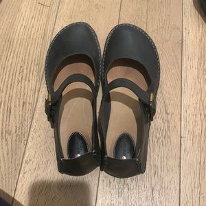 Clarks mary jane 9.5